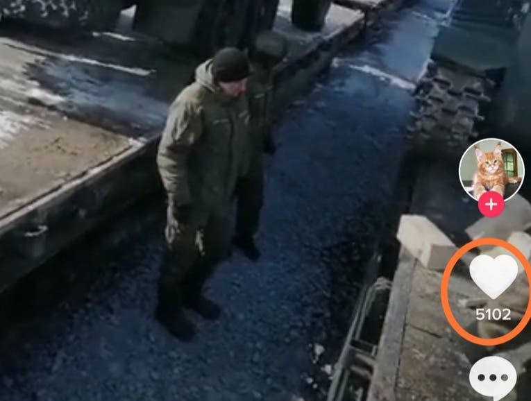 Российские военные хвастаются в соцсетях переброской военной техники к границе с Украиной