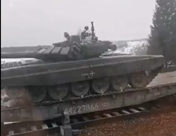 К границам Украины движутся мотострелки из российской глубинки: карта и видео