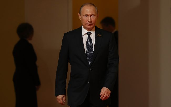 Путин в одиночестве. Почему не зовут гостей на парад?