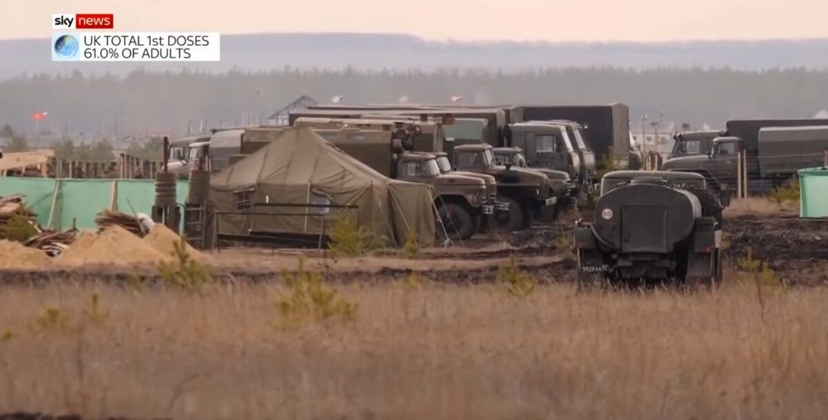 Британские журналисты показали изнутри лагерь российской армии под Воронежем