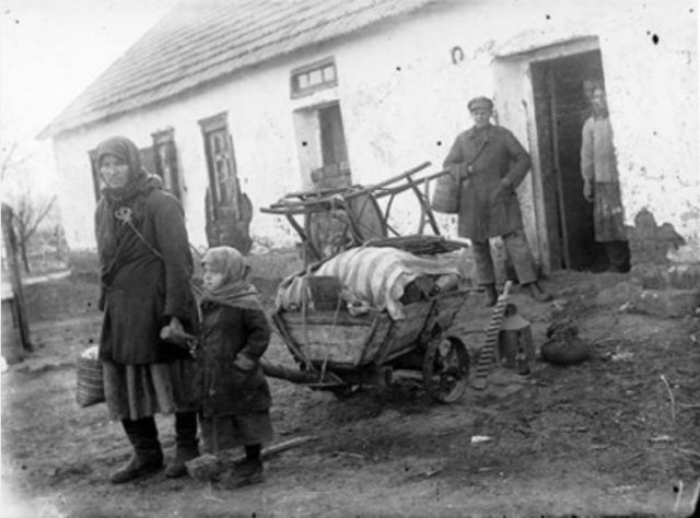 В сети показали документ о заселении вымерших от голода сел Украины россиянами