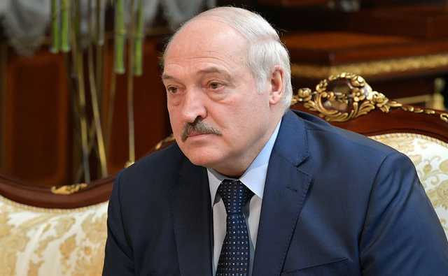 Лукашенко назвал "несусветной глупостью" перенос из Минска переговоров по Донбассу. Видео