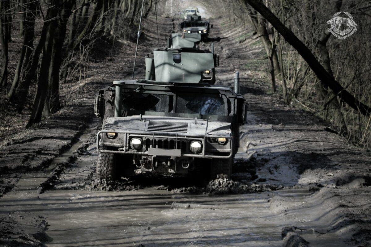 На Донбассе подорвался автомобиль с украинскими военными. Погиб боец ВСУ