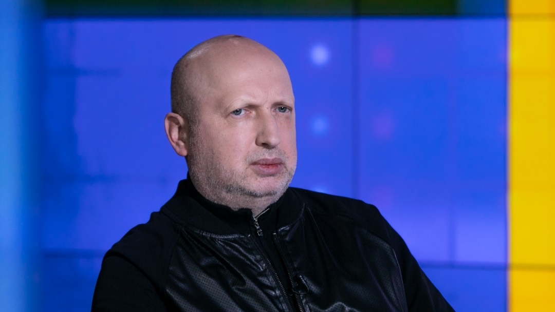 Турчинов - Зеленскому: "Не надо умирать в 14-м году, хочешь освободить Крым - начинай его освобождать"