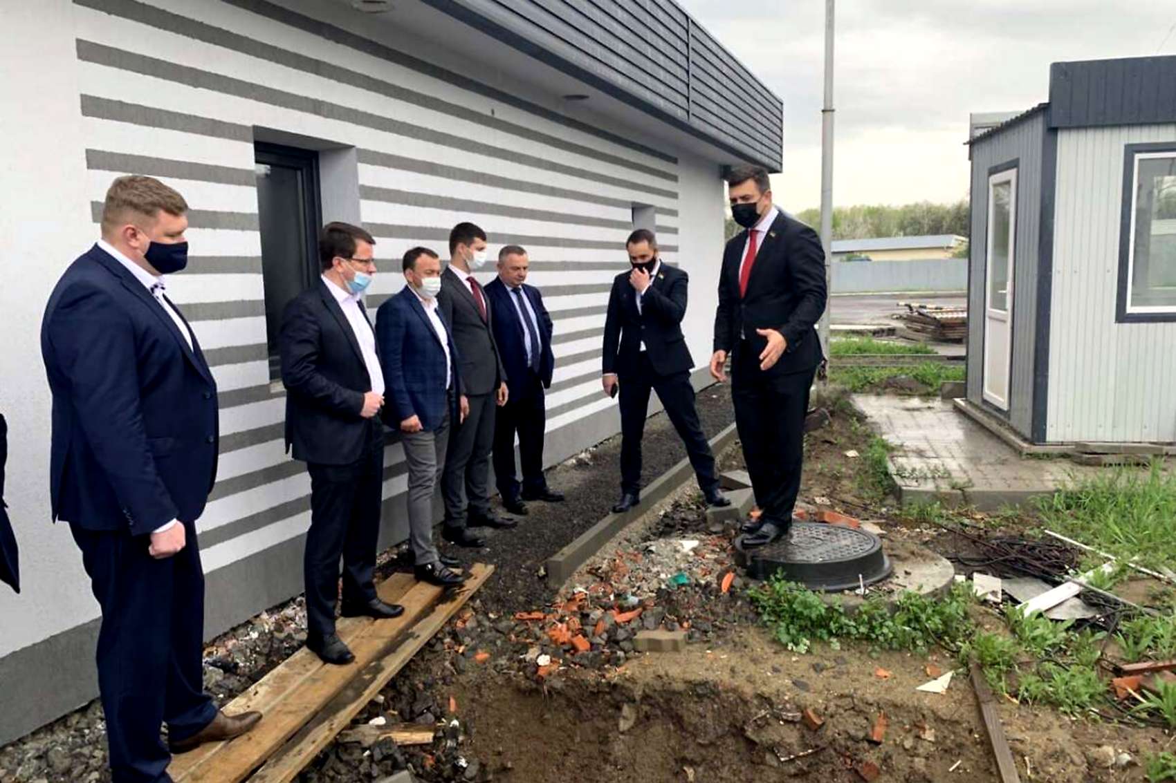 Клоун Тищенко заставлял говорить главу таможни на границе, что "венгры — друзья" (Видео)