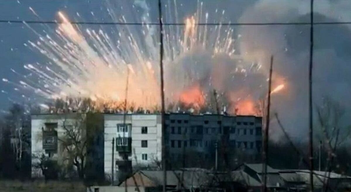 Взрывы на военных складах в Украине могло устроить ГРУ РФ