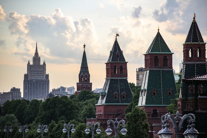 Если начнут всплывать факты, подобные взрывов военных складов в Чехии, то сформируется новая Антипутинская коалиция по аналогии с антигитлеровской