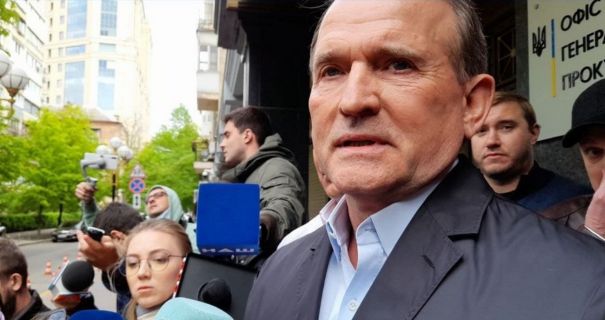«Не собираюсь скрываться»: Медведчук прибыл на допрос в Офис Генпрокурора