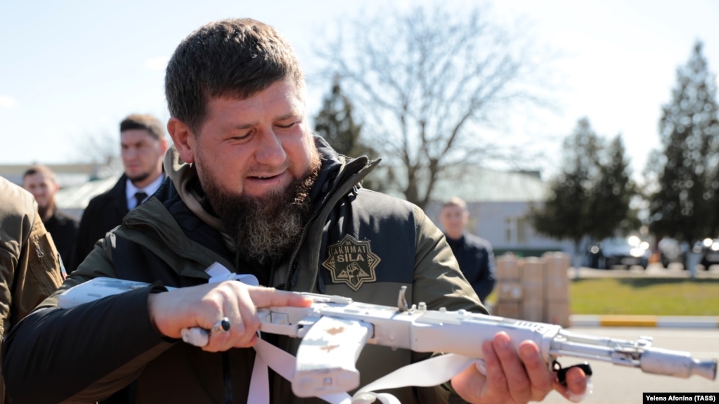 Будешь сейчас завещание делать: Кадыров пригрозил пользователю расправой за комментарий в Сети (Видео)