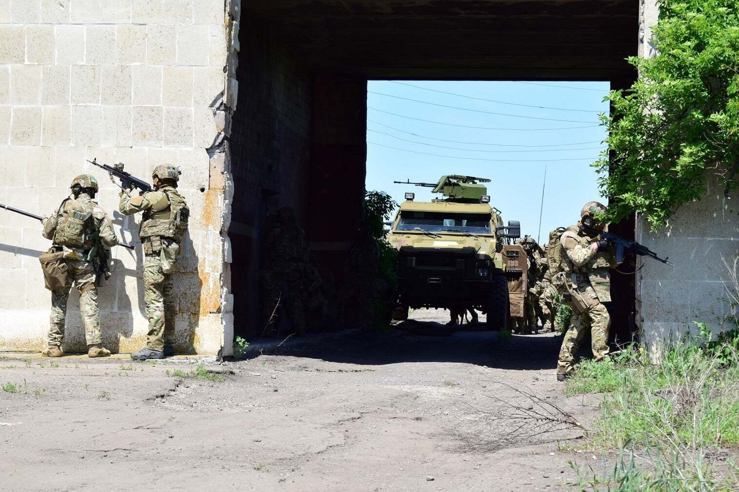 СБУ провела масштабные антитеррористические учения в Авдеевке. Видео и фото