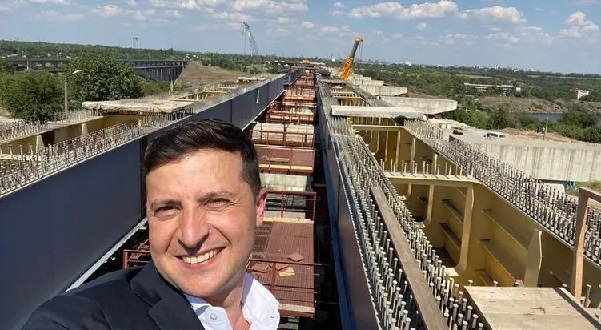 Зеленский записал очередной видосик о референдуме и олигархах