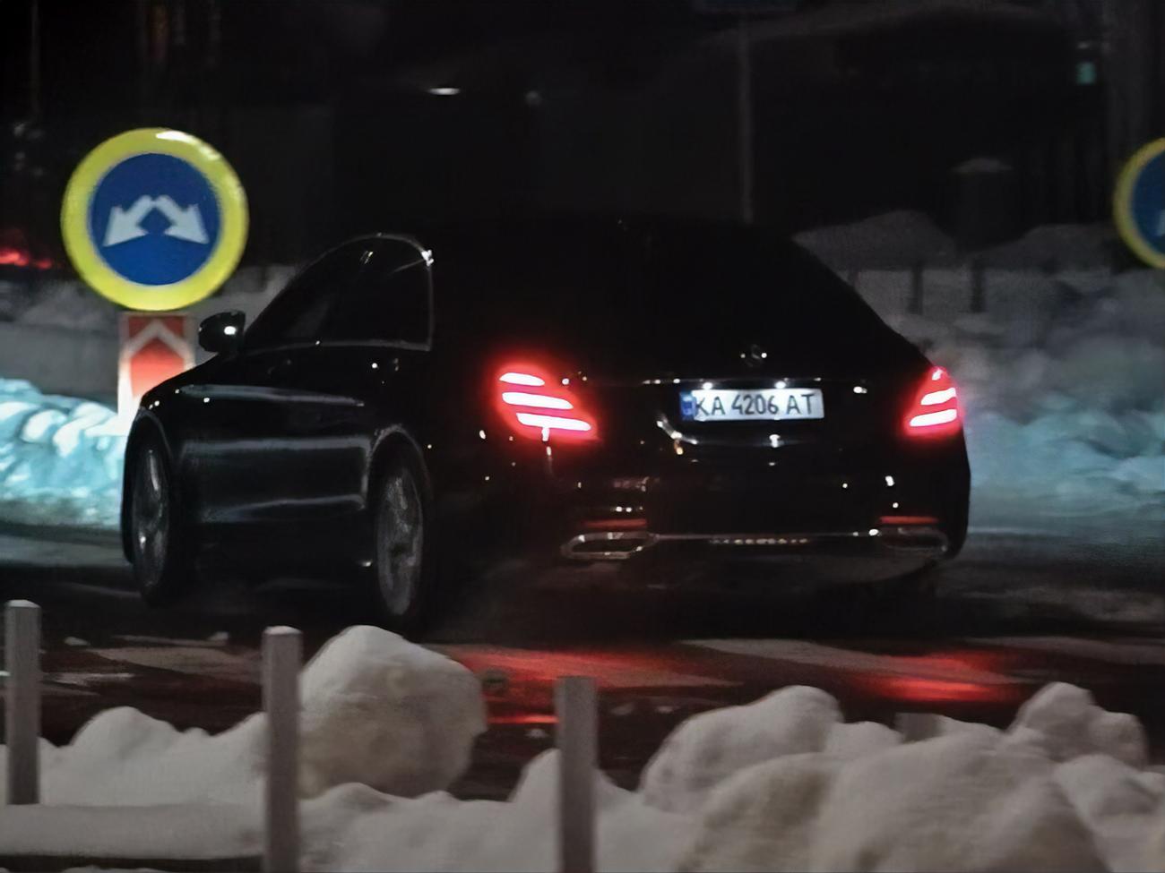 Ермак, его заместитель и ряд нардепов используют подставные номера автомобилей – СМИ