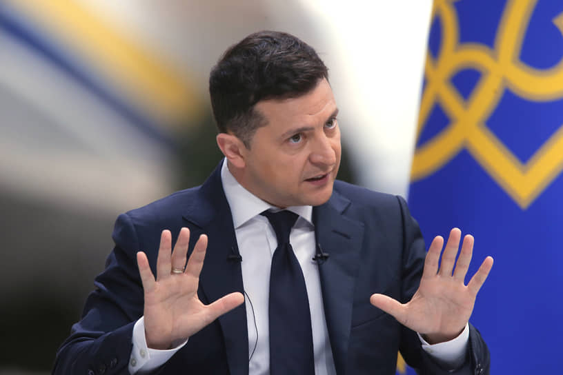 Зеленский подписал закон, который позволяет пустить закупки на миллиарды гривен в обход ProZorro