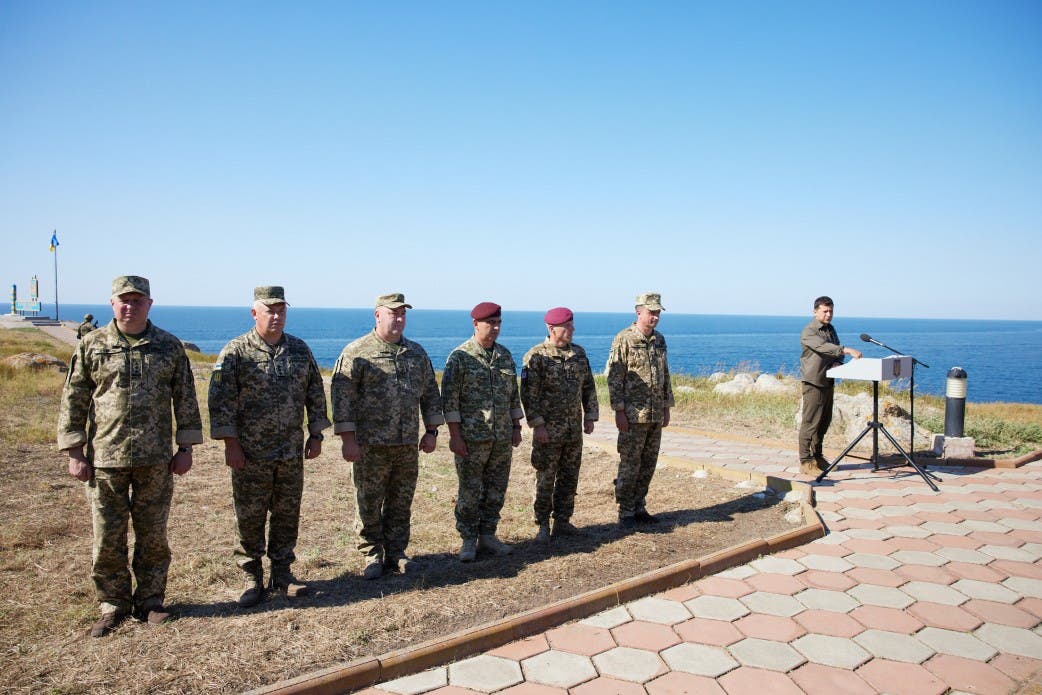 Зеленский боевых генералов - кто возглавит ДШВ и Воздушных сил