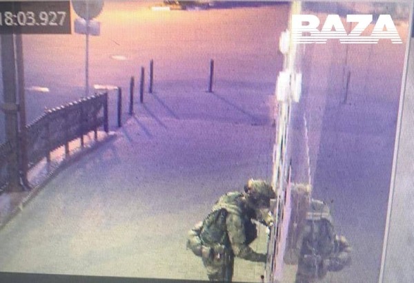 ⚡Воронеж открыл ответный огонь: Неизвестный в военной форме и с автоматом напал на полицейский участок в Воронеже (Видео)