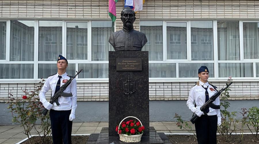 “Заменить людей, которые нас обокрали, на людей, которые нас убьют…”
