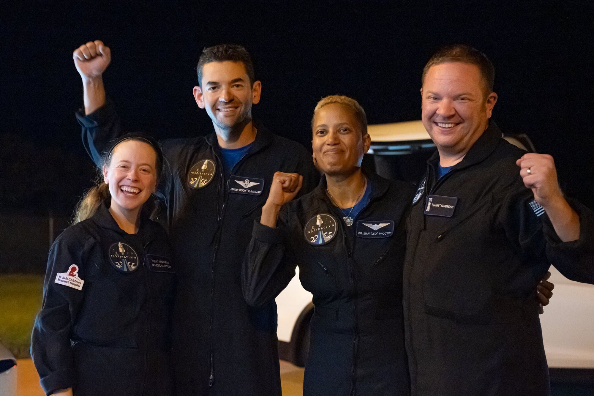 Crew Dragon с коммерческим экипажем совершил посадку в Атлантике