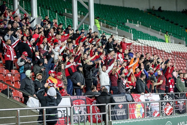 “Полк Кадырова” раздал лещей фанатам “Спартака” на матче в Грозном (видео)