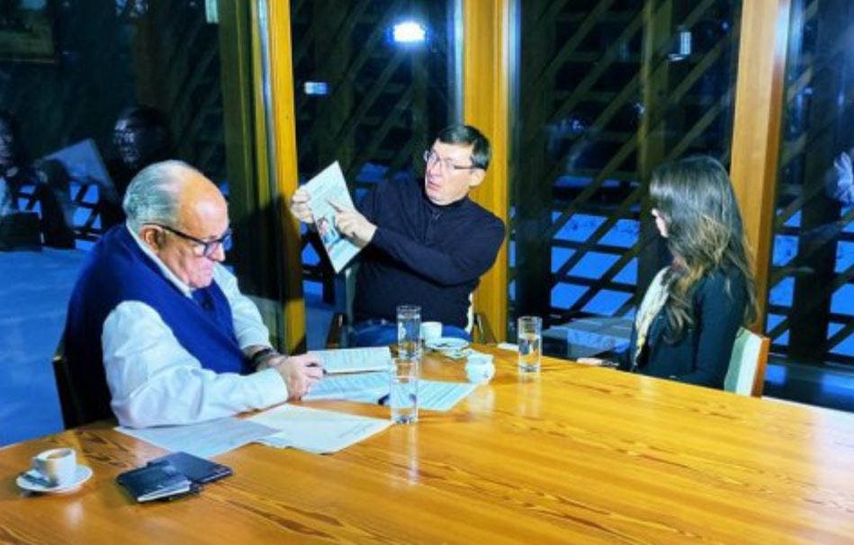 СМИ: Луценко по указанию Джулиани выдумал план расследования против Байдена в Украине