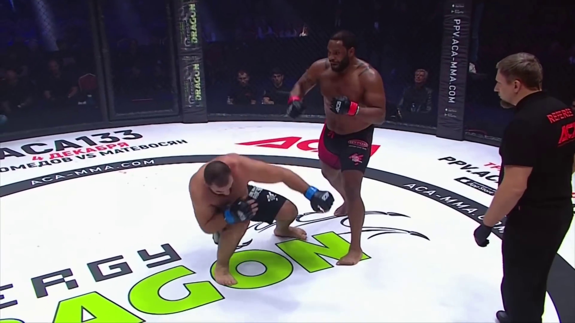 Российского бойца MMA настигла карма за понты перед чемпионским поединком. Видео