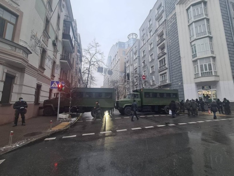 В эту ночь в «Вороньей слободке» никто не спал…