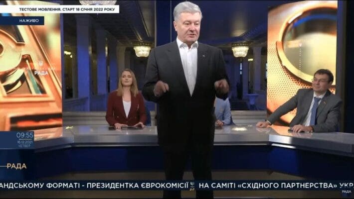 Порошенко внезапно ворвался в эфир обновленного телеканала Рада и устроил скандал