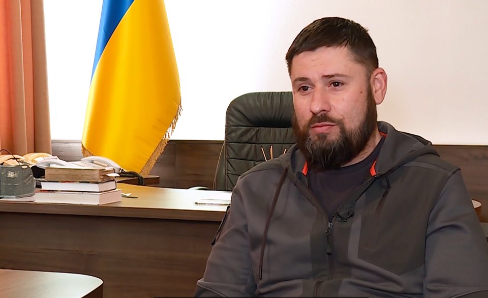 Гогилашвили и его супруга живут вместе с главой военной разведки. Такой сериал "Друзья", "Русские друзья" или даже шоу "Дом-2"