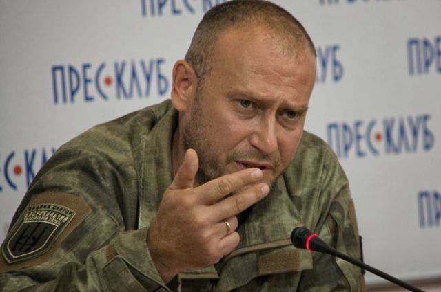 Ярош обратился к белорусам: Если удар по нам будет с Беларуси, мы превратим вашу «мирную» холуйскую жизнь в ад