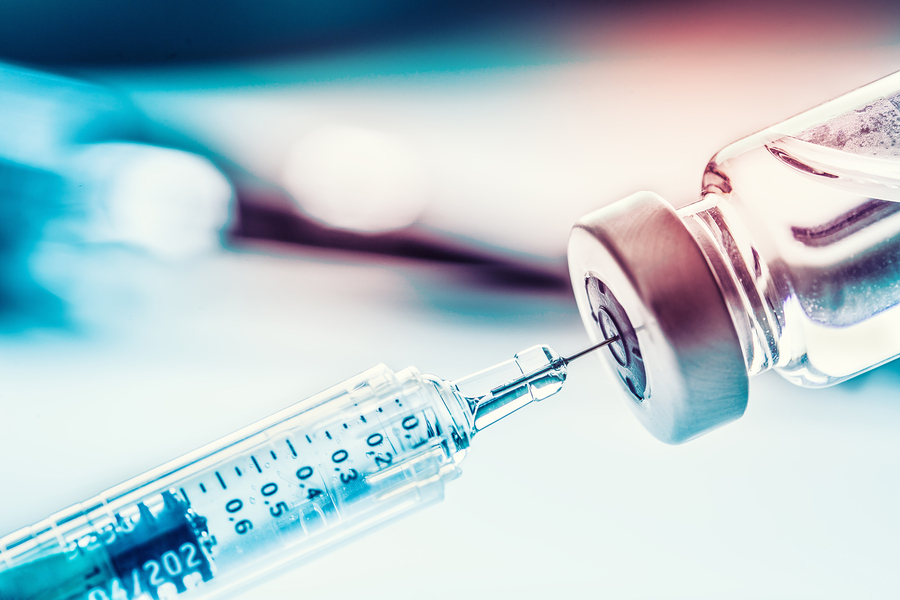 В США на людях испытывают "супервакцину" против COVID-19: что о ней известно