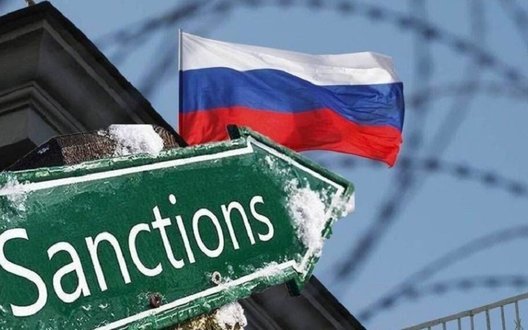 Европа запретила ездить на шоппинг и прочие удовольствия сотням российских упырей. В том числе пропагандистов. Мелочь, но приятно