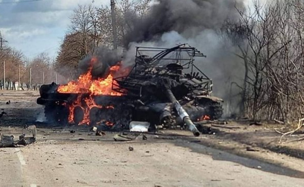 Украинские военные с помощью Bayraktar уничтожили российскую РСЗО "Ураган". Видео