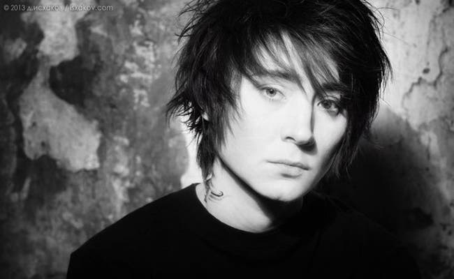 Земфира выпустила клип «Не стреляйте» с кадрами войны в Украине и митингов в РФ