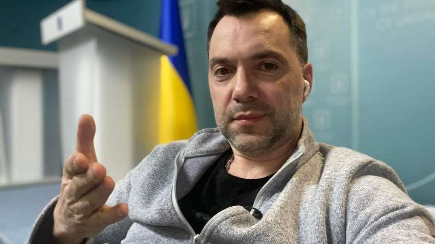 Арестович назвал "слабое звено" путинской пирамиды. Кто "посыплется" первым