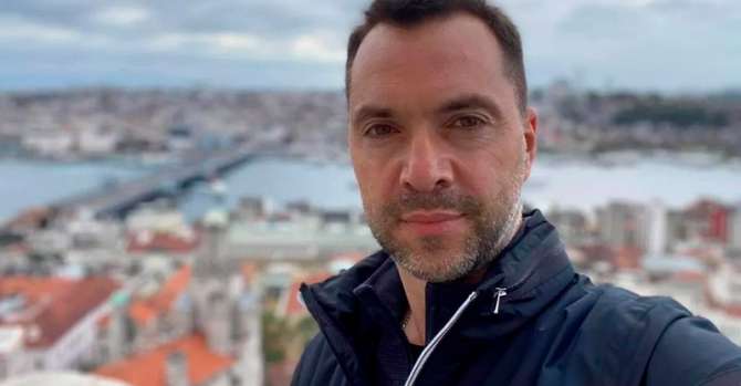 Арестович: Из девяти оперативных направлений, по которым наступали оккупанты, остались два с половиной