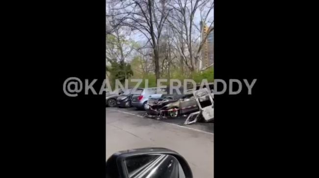 В Берлине сожгли автомобили, участвовавшие в автопробеге в поддержку войны