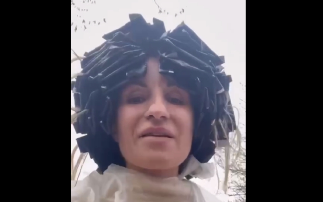 "Спасла шапочка из фольги": одесситка чудом уцелела во время ракетного удара россиян (Видео)