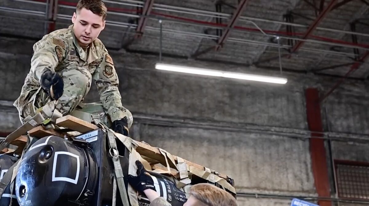 В США показали, как готовят к отправке в Украину новую партию Stinger и Javelin