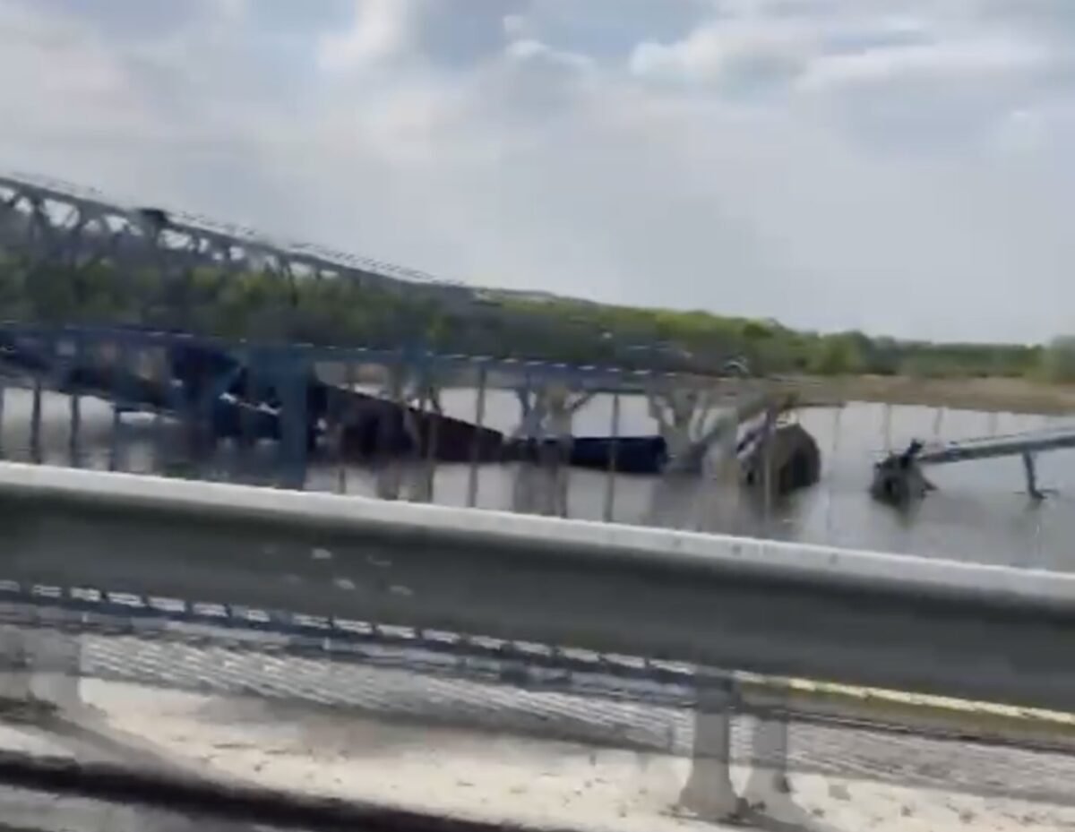 ВСУ взорвали ж/д мост с техникой оккупантов под Славянском