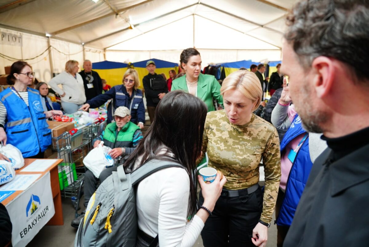 Эвакуация гражданских из «Азовстали» завершена. Россияне убили трех защитников