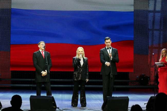 Российские артисты-путинисты Лепс, Дюжев и Долина выступили в оккупированном Донецке