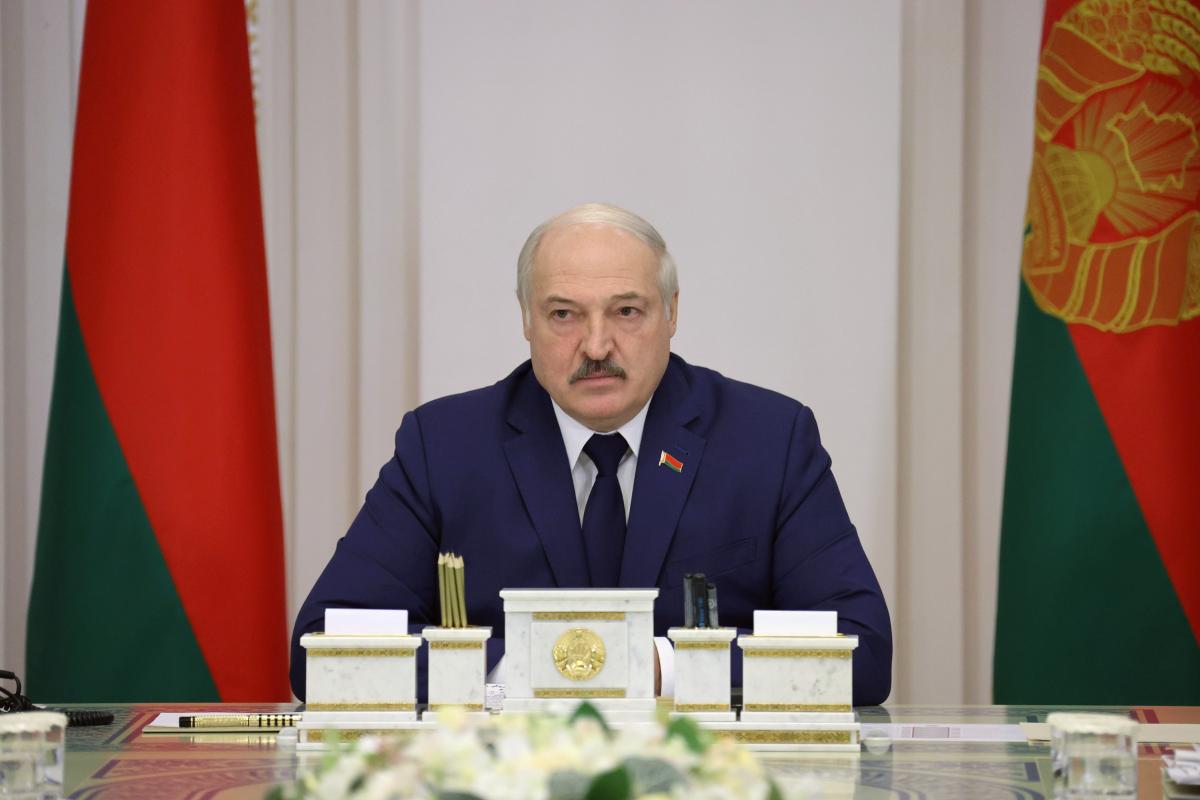 Лукашенко восхитился действиями ВСУ и призвал "взять урок" у них (Видео)
