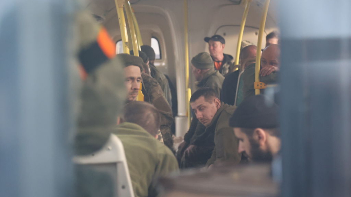 В Госдуме намекнули на возможность обмена пленных "азовцев" на Медведчука