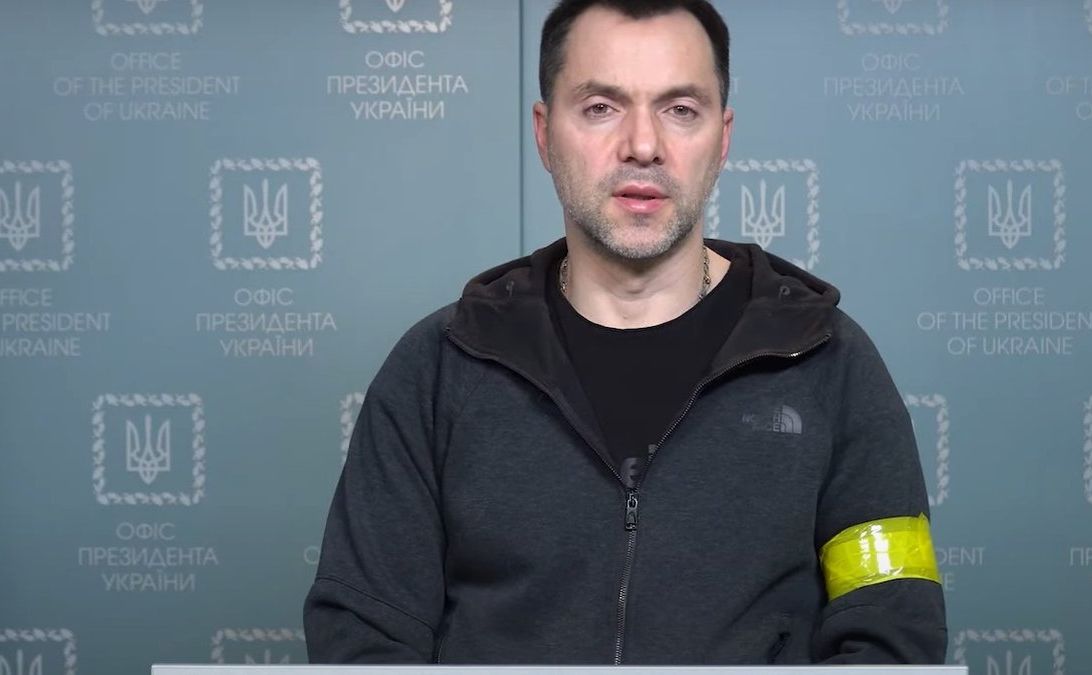 Арестович: Россияне не повредили ни одной партии западного вооружения