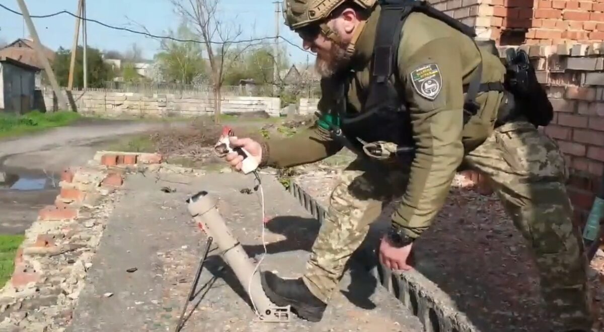 Украинские военные показали видео с применением дрона-камикадзе Switchblade 300: интересные детали