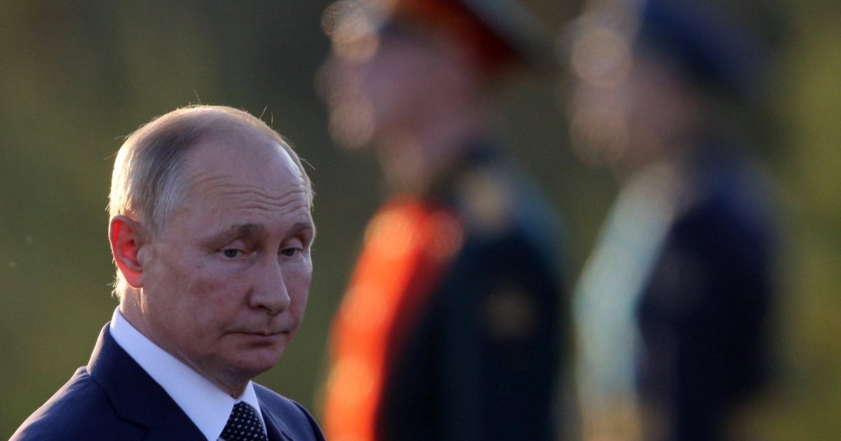 "Обмочился во сне": СМИ рассказали о деликатной болезни Путина