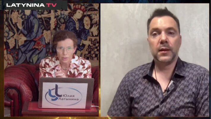 Арестович назвал стратегическую ошибку оккупантов в попытках удержать Херсон (Видео)