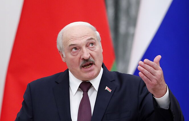 лукашенко притворяется идиотом, он будет цепляться за власть, – российский оппозиционер