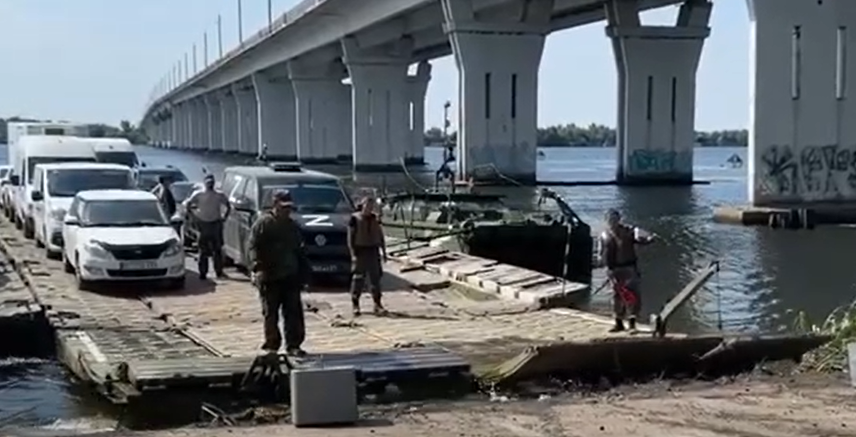 Оккупанты сняли пропагандистское видео с переправой вдоль Антоновского моста