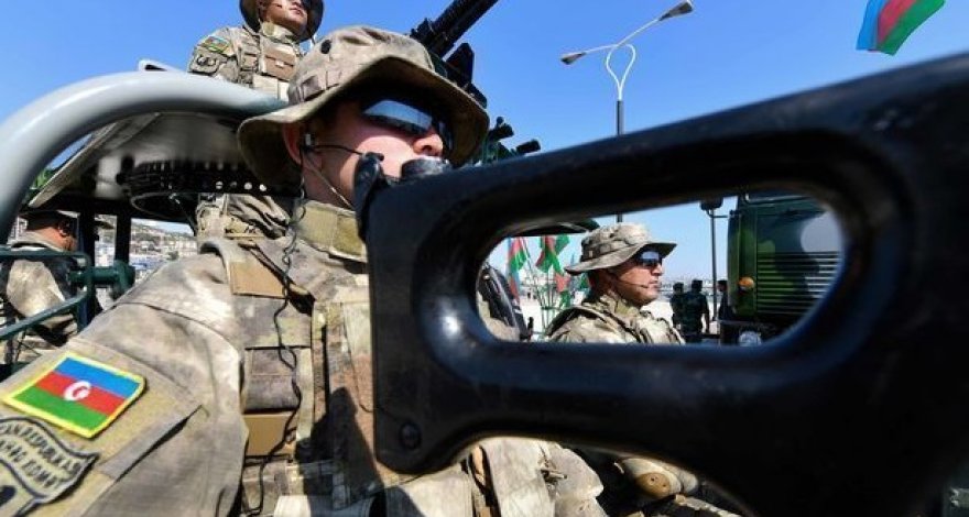 Азербайджан обвинил Армению в нарушении договоренностей: на территории Карабаха бои, есть убитые и раненые