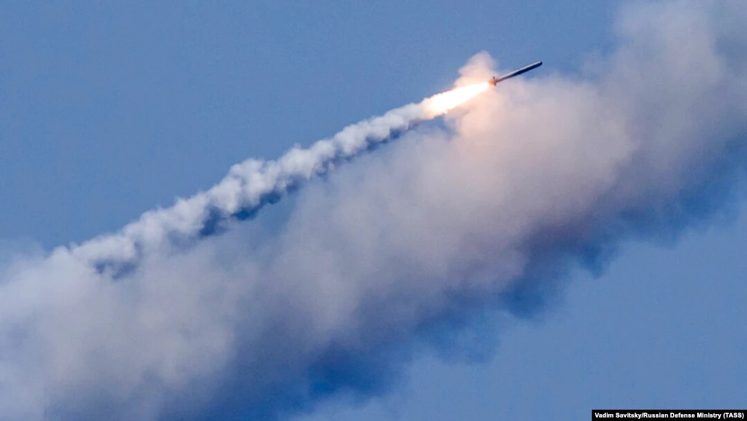 В Севастополе прозвучали взрывы, оккупанты заявили о «работе ПВО»